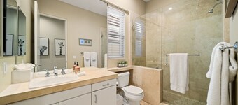 La Quinta Golf Home w/ Pool, Spa & Designer Kitchen