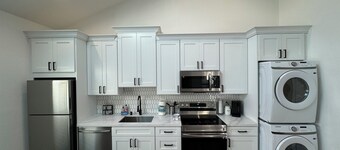 Modern & New ~ Walk to Downtown
Entire 2BD guesthouse in Pleasant Hill