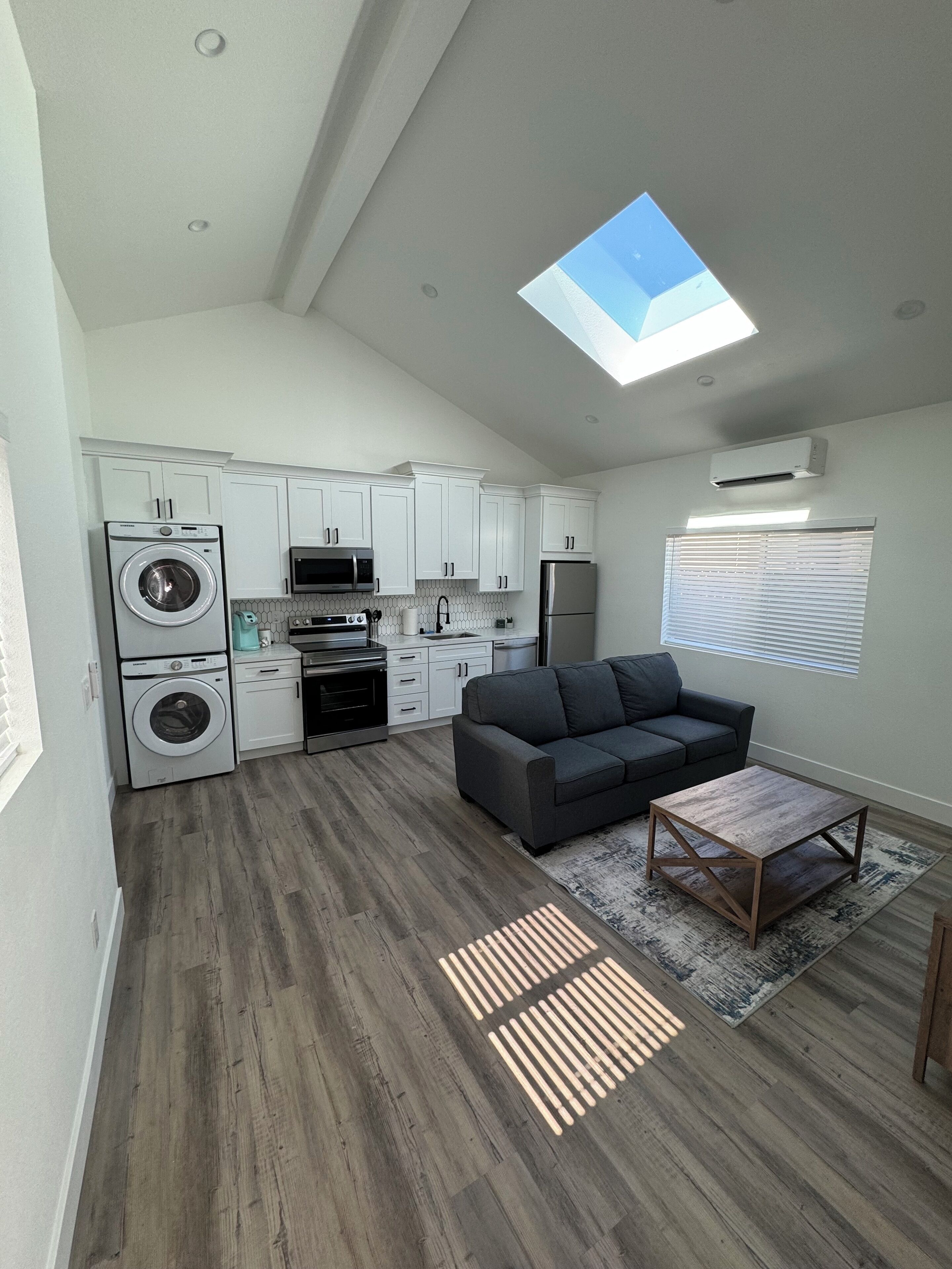 New 2-bedroom in excellent Pleasant Hill Location with AC, WiFi