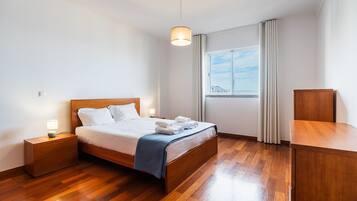 1 chambre, fer et planche à repasser, accès Internet, draps fournis