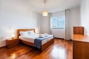 1 bedroom, iron/ironing board, internet, bed sheets