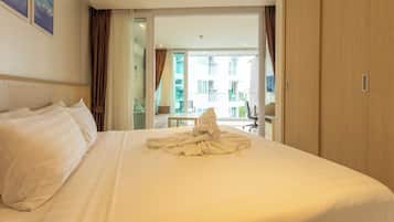 Basic Condo, Pool View | 1 bedroom, free WiFi