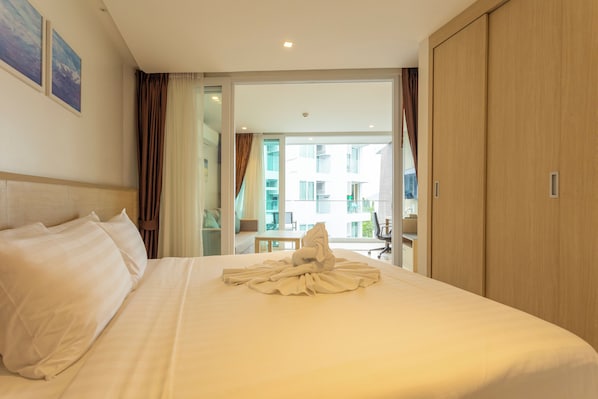 Basic Condo, Pool View | 1 bedroom, free WiFi