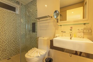 Basic-Apartment, Poolblick | Badezimmer