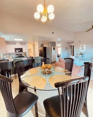 Dining - 90’s Post Modern Escape to Sequoia Three Rivers Kings Canyon Staycation  (Visalia)