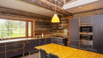 Jääkaappi, mikroaaltouuni, astianpesukone