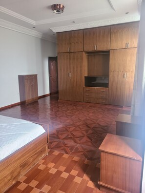 3 dormitorios, tabla de planchar con plancha, wifi y ropa de cama