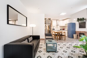 TV - GuestReady - Serene Hideout in Downtown (Porto)