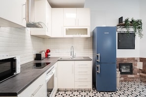 Fridge, microwave, oven, dishwasher