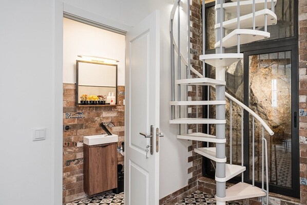 Interior - GuestReady - Serene Hideout in Downtown (Porto)