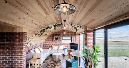 Brick Barn - Luxury Barn by River Avon