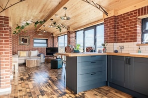 House, Patio, Garden View | Living area - Brick Barn - Luxury Barn by River Avon (Pershore)
