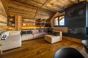 Televisión, chimenea