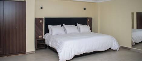 2 Schlafzimmer, Bügeleisen/Bügelbrett, WLAN, Bettwäsche