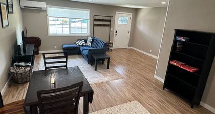 Charming 3 bedroom house with AC, WiFi in Kennewick