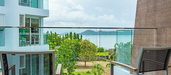 Sea View Beach Dinning Beach Front c113