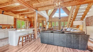 Fernseher, Kamin, Arbeitsbereiche