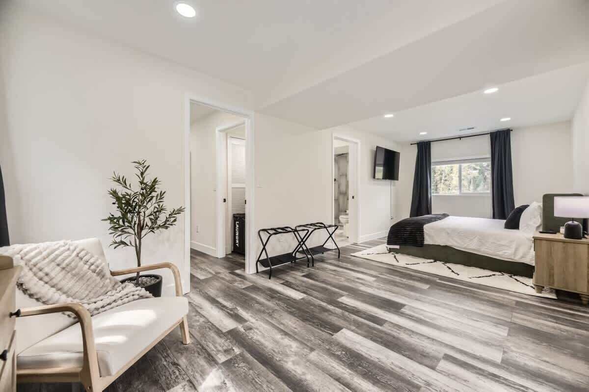 3 bedrooms, iron/ironing board, travel cot, WiFi