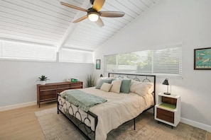 4 habitaciones, tabla de planchar con plancha y ropa de cama 