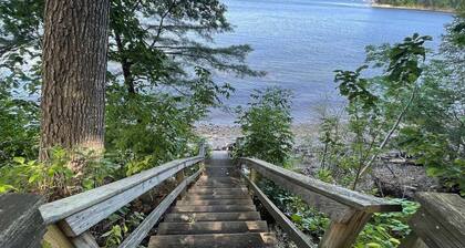 Slice of Heaven, steps to the beach