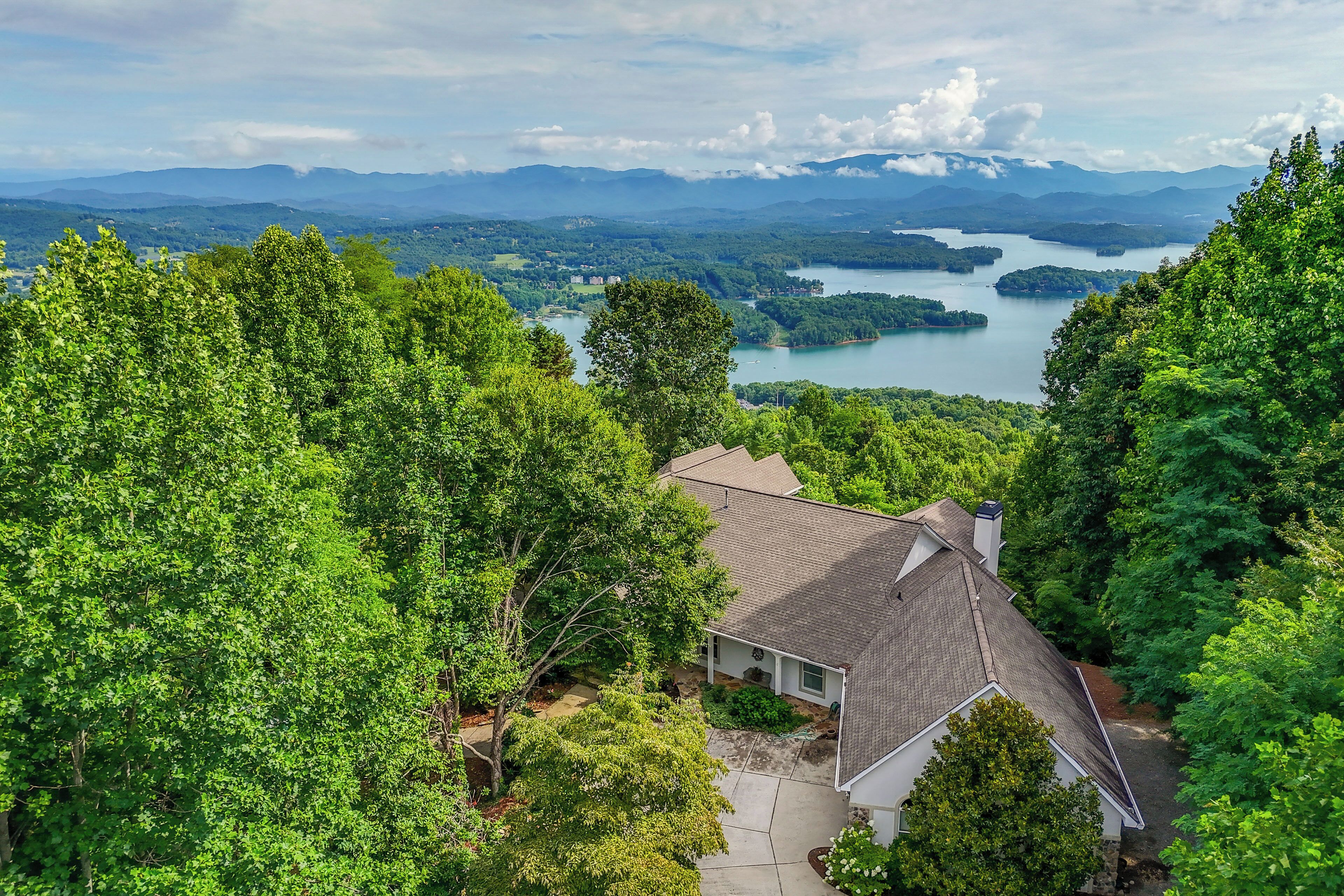 Stunning Hiawassee Hideaway w/ Impeccable Views!