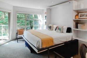 1 bedroom, iron/ironing board, WiFi, bed sheets - Contemporary ski-in/out condo with pool, hot tub, gym & fireplace (Whistler)