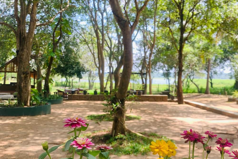 Lake Front Cottage Sigiriya