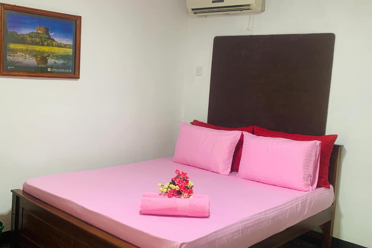 Classic Double Room, 1 Double Bed, Lake View | Bed sheets