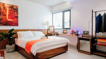 Dobbeltrom – deluxe | Minibarvarer (inkludert), skrivebord for bærbar PC og wi-fi (inkludert)