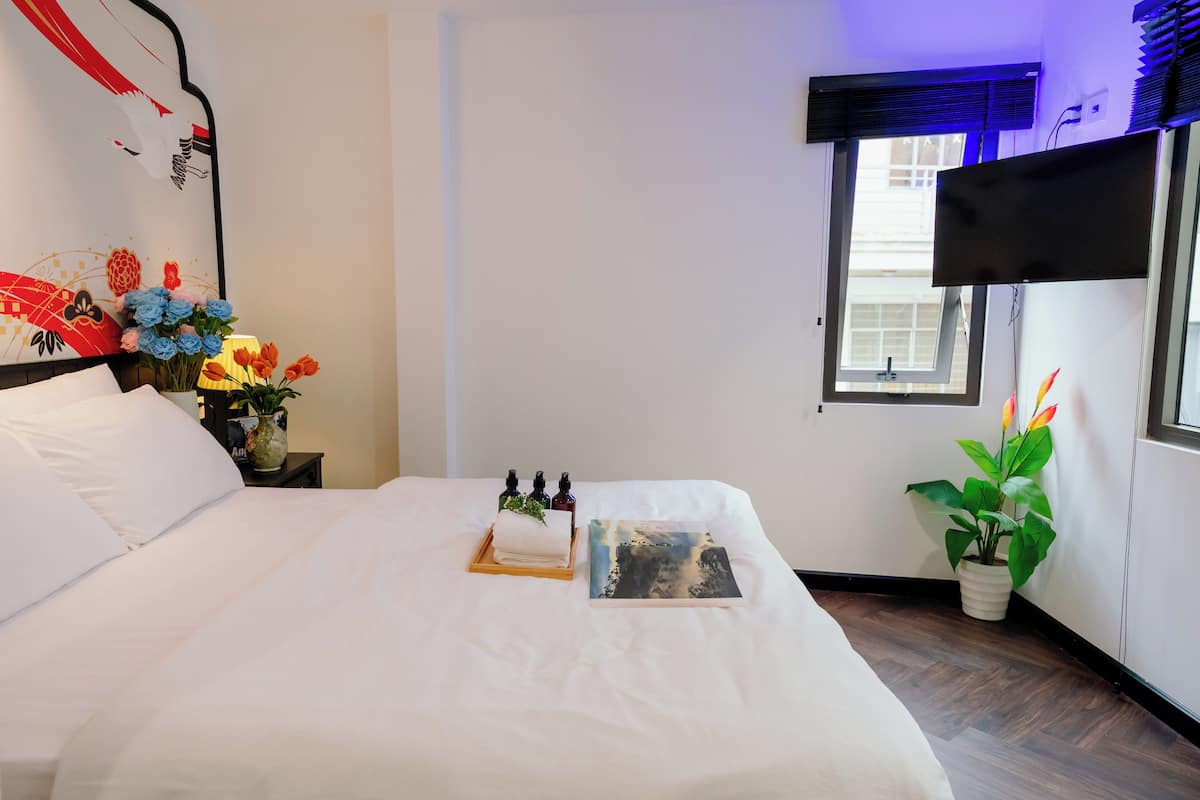 Doppia Superior, 1 letto queen | Minibar (con alcuni snack e alcune bevande gratis), postazione laptop