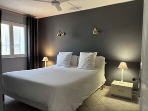 4 chambres, fer et planche à repasser, Wi-Fi gratuit, draps fournis