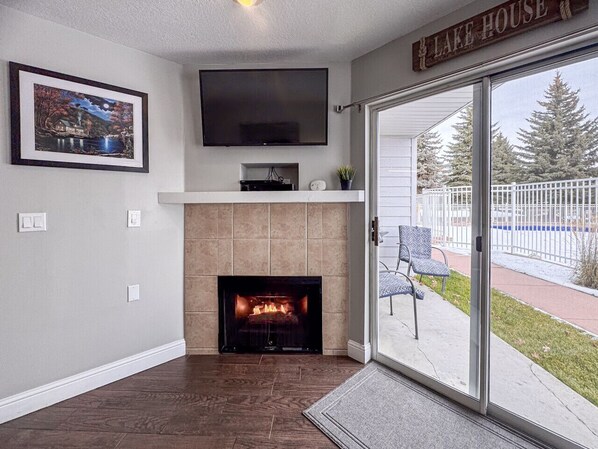 Interior - Inn Building Condo #107, ground level, pool view (Garden City)