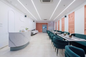 Restaurant - Treebo Premium Aasma Courtyard (Kujang)