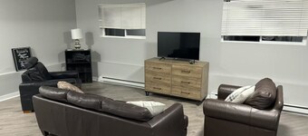 Stylish and cozy suite minutes away from Town!