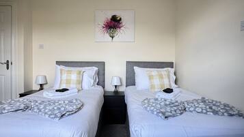 Skrivbord, strykjÀrn/strykbrÀda och wi-fi