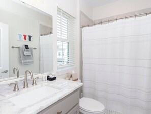 Douche, sèche-cheveux