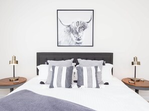 3 bedrooms, iron/ironing board, travel cot, WiFi - REBEL'ado by Apex Short Term Stays (Oxford)