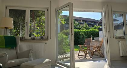 Holiday Home 'Charming House with Private Garden' with Private Terrace, Private Garden and Wi-Fi