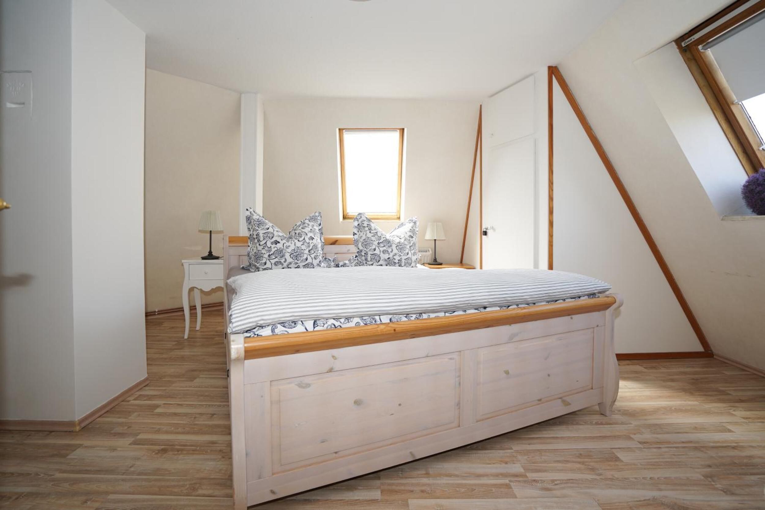 2 dormitorios, tabla de planchar con plancha, wifi gratis y ropa de cama