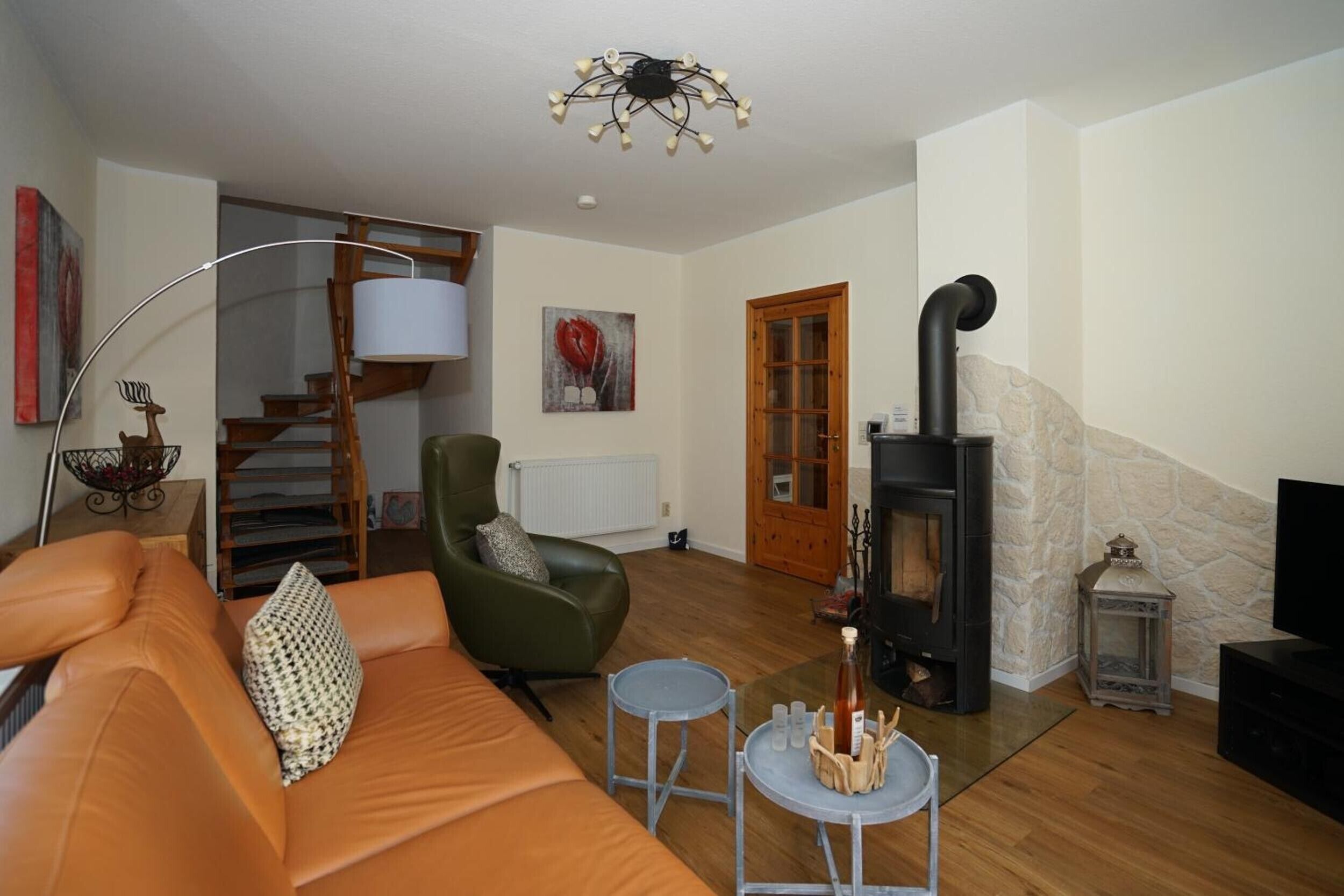 Fernseher, Kamin, DVD-Player, Stereoanlage