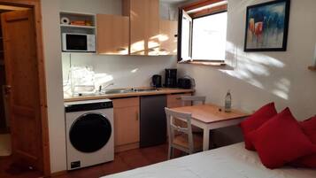 1 Schlafzimmer, BĂŒgeleisen/BĂŒgelbrett, kostenloses WLAN, BettwĂ€sche