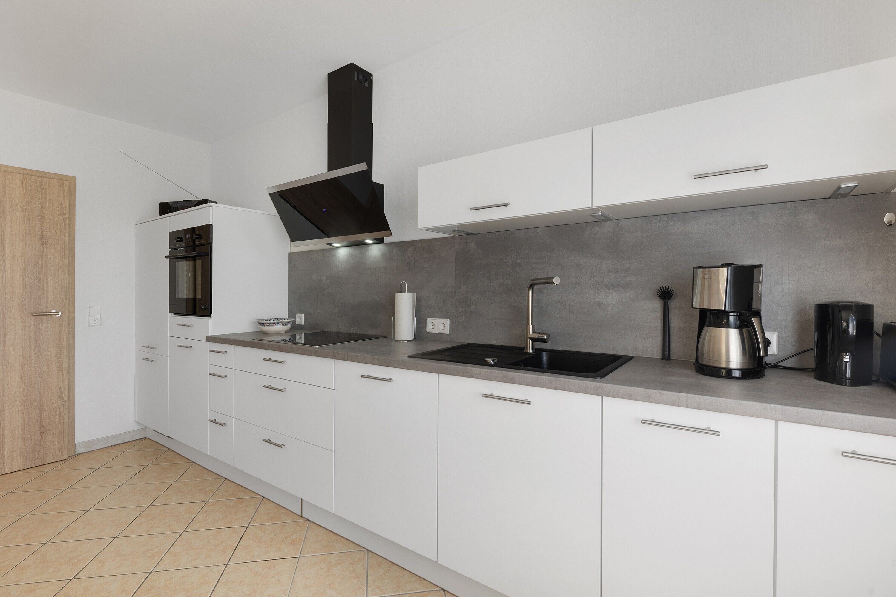 Kühlschrank, Ofen, Herdplatte, Geschirrspüler