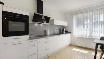 Kühlschrank, Ofen, Herdplatte, Geschirrspüler