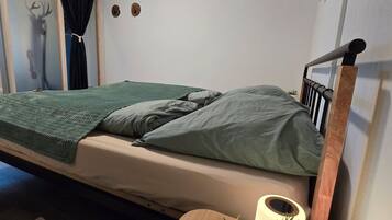 1 chambre, bureau, Wi-Fi gratuit, draps fournis