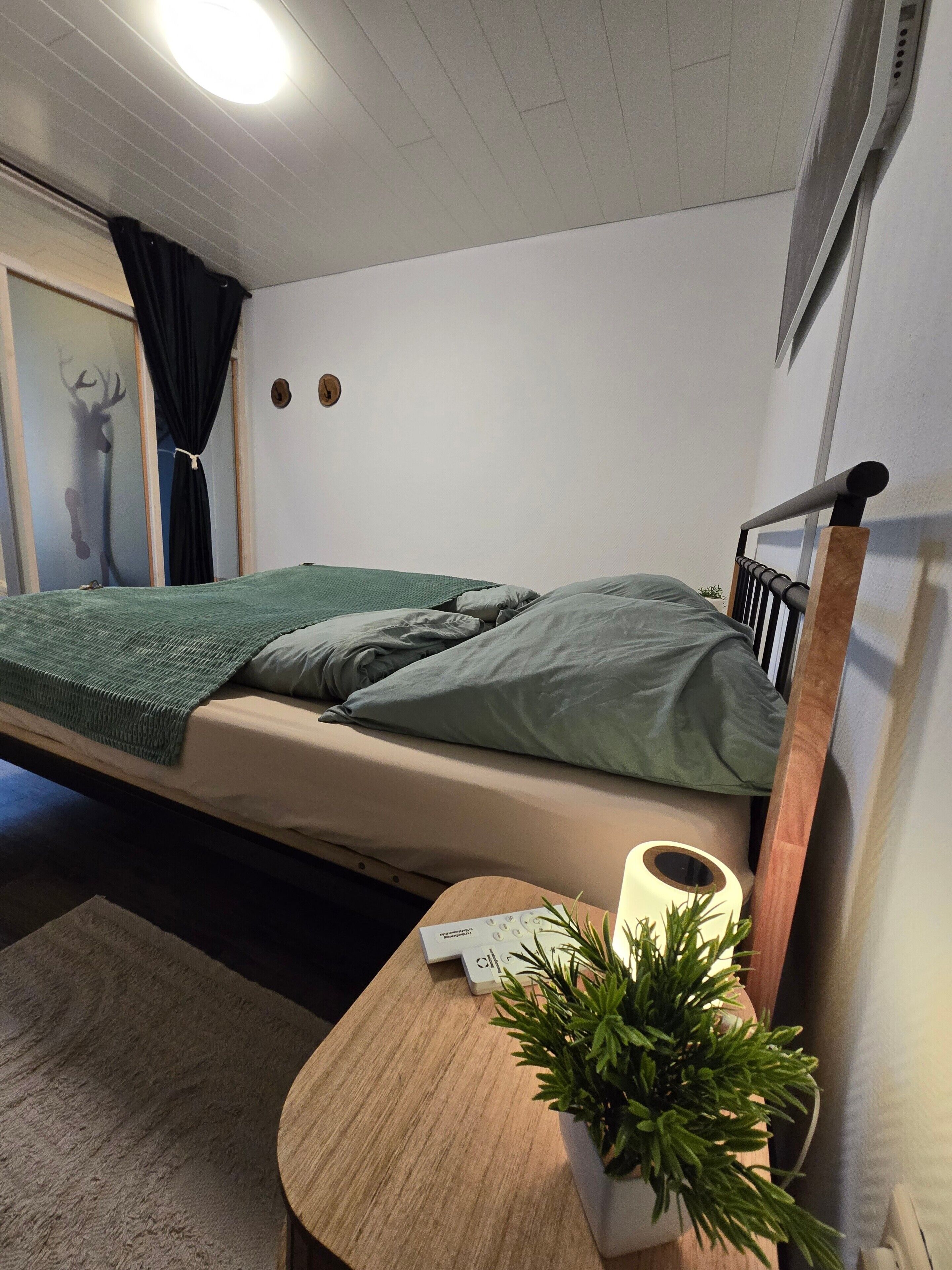 1 bedroom, desk, free WiFi, bed sheets