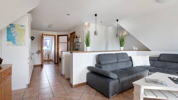 Fernseher, DVD-Player, Stereoanlage