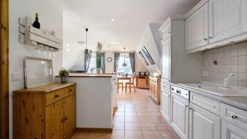 Kühlschrank, Ofen, Herdplatte, Geschirrspüler