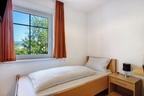 1 quarto, Wi-Fi de cortesia, roupa de cama