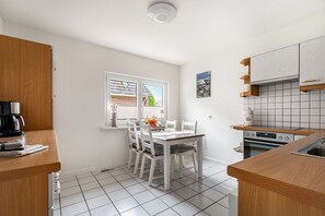 Kühlschrank, Ofen, Herdplatte, Geschirrspüler