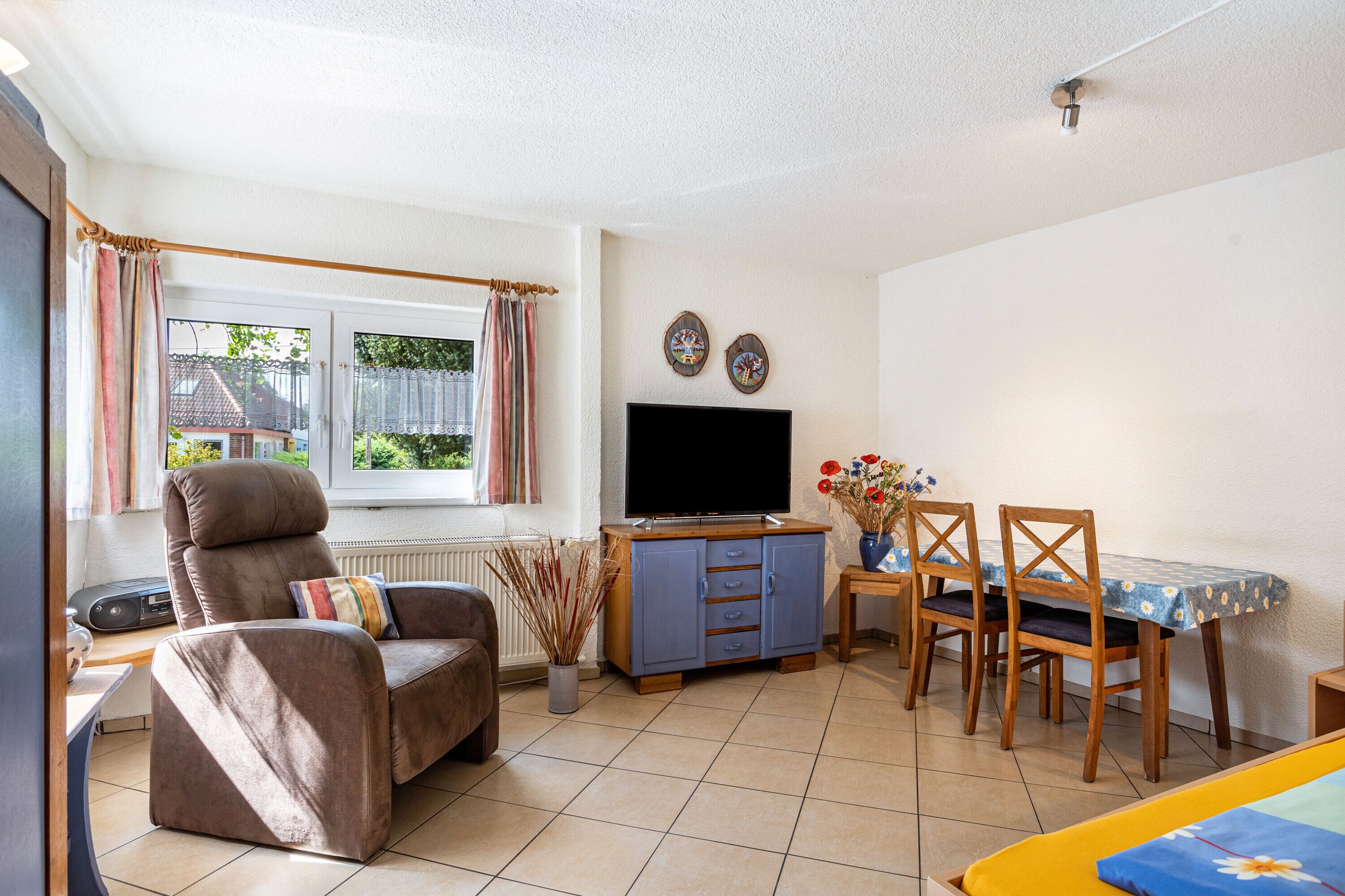 Fernseher, Kamin, DVD-Player, Stereoanlage